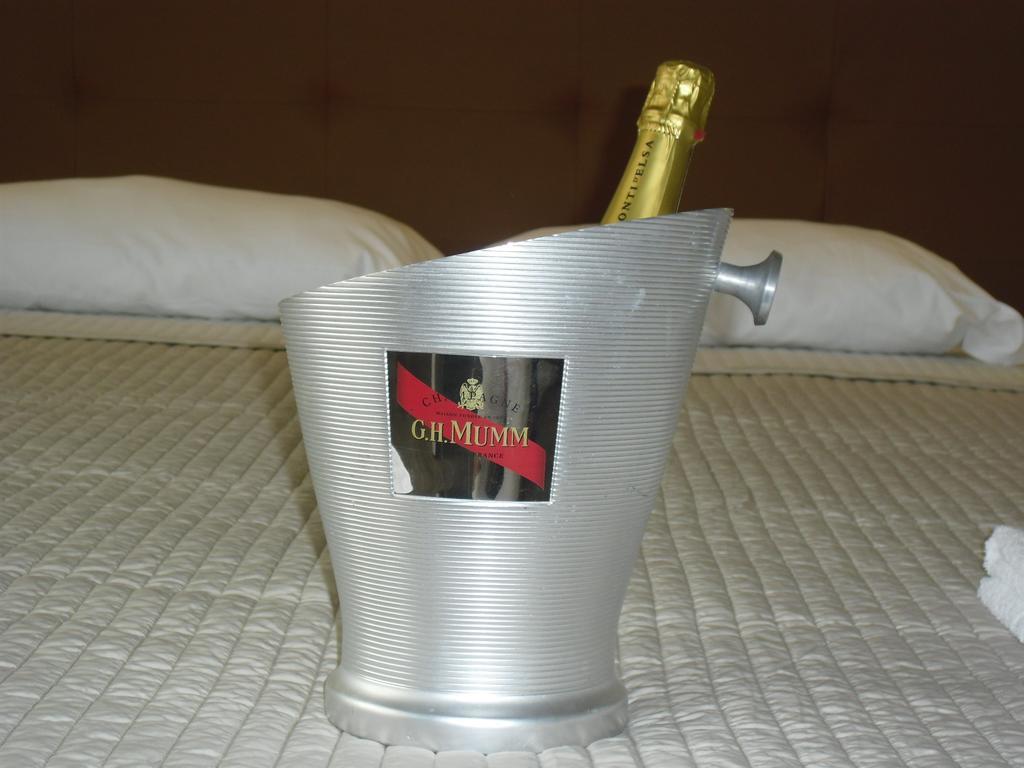 Luce Di Luna Luxury Suites Roma Ngoại thất bức ảnh