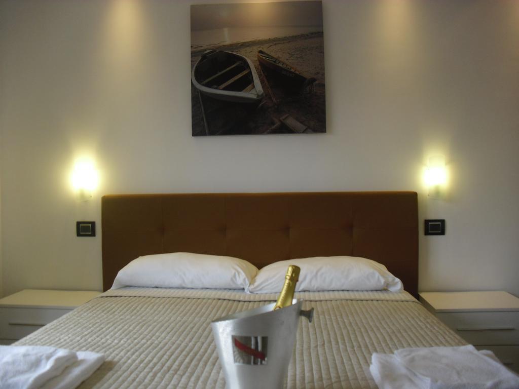 Luce Di Luna Luxury Suites Roma Ngoại thất bức ảnh