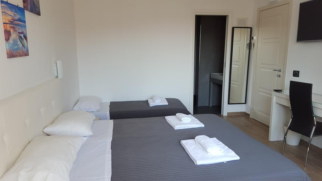Luce Di Luna Luxury Suites Roma Ngoại thất bức ảnh